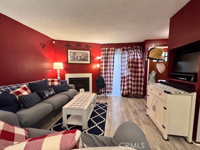 Property Photo:  543 W Stocker 5  CA 91202 