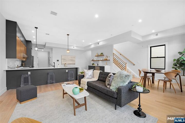 Property Photo:  165 Delaware Avenue 3  NJ 07306 