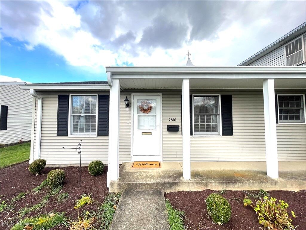 Property Photo:  2780 Lexington Avenue NW  OH 44485 