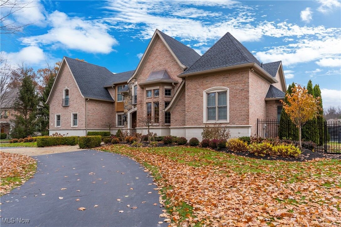 Property Photo:  1030 Torrey Pines Street NE  OH 44484 