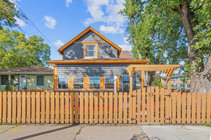 861 Saint Anthony Avenue  Saint Paul MN 55104 photo