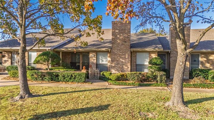 Property Photo: 2618 Woodrow Boulevard TX 75402