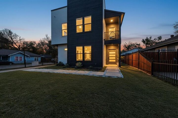 602 Martinique Avenue  Dallas TX 75223 photo