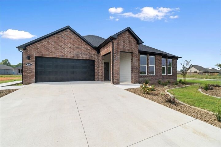 Property Photo: 468 W Taverner Xing AR 72730