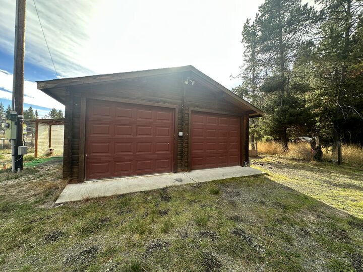 Property Photo:  17083 Azusa Road  OR 97707 