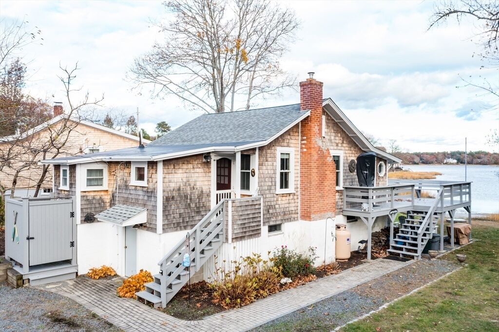 Property Photo:  4 Ross Ave  MA 02571 