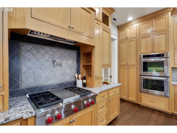 Property Photo:  10667 Hovenden Ln  OR 97071 