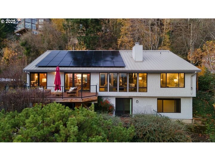 4421 SW Melville Ave  Portland OR 97239 photo