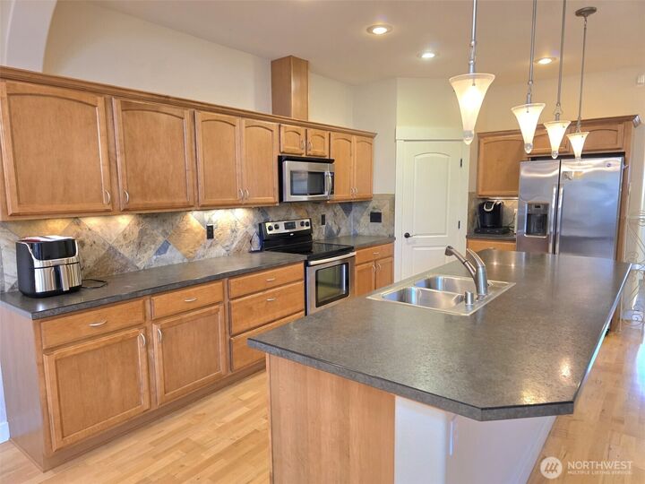 Property Photo:  14856  91st Avenue SE  WA 98597 