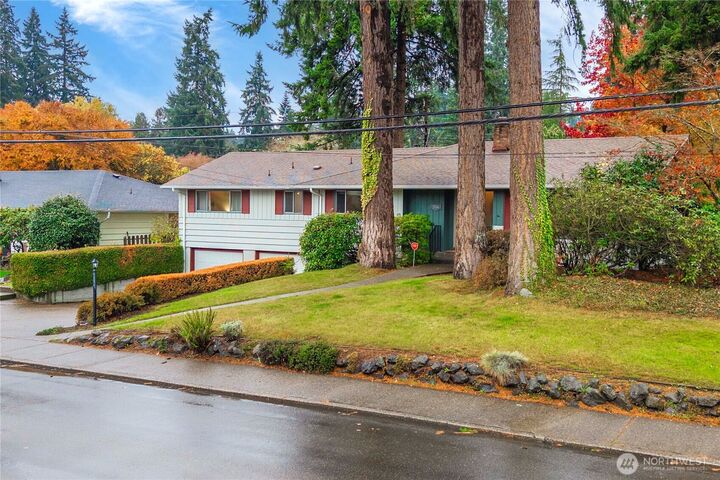 Property Photo: 914 Alameda Ave WA 98466