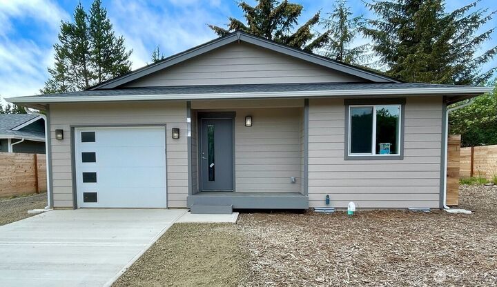 Property Photo:  957  Cascade Avenue SW  WA 98569 