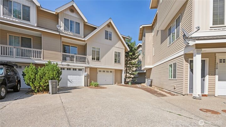 Property Photo:  208  Sagebrook Lane  WA 98922 