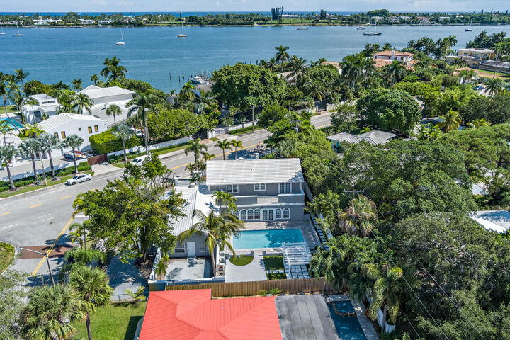 Property Photo:  3517 N Flagler Drive  FL 33407 