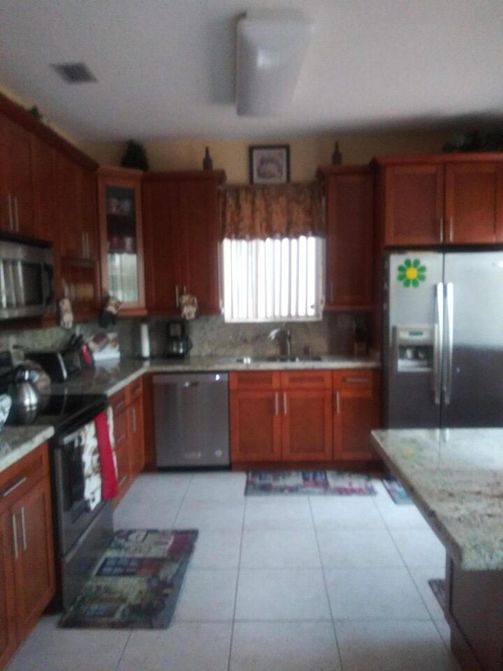 Property Photo:  4015 Banyan Trails Drive  FL 33073 