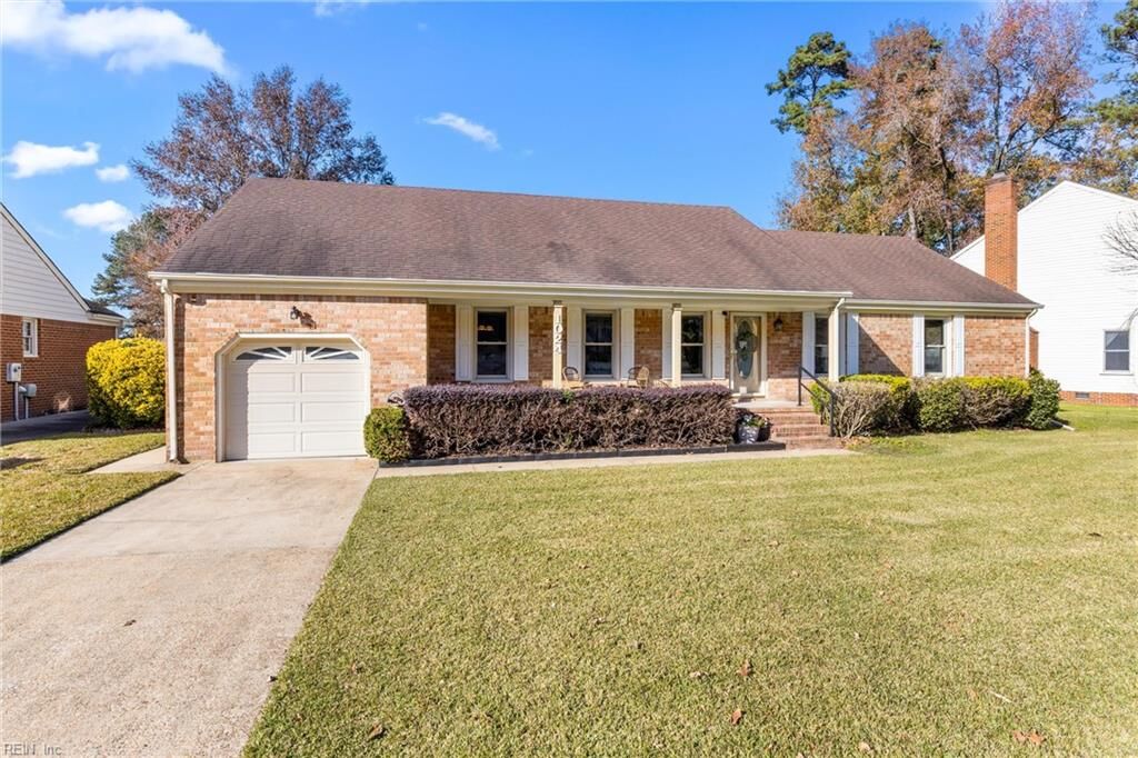 Property Photo:  1024 Vineyard Dr  VA 23322 