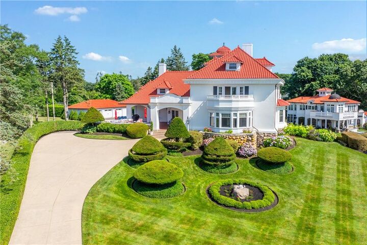 Property Photo: 4 Yosemite Valley Rd Road RI 02891