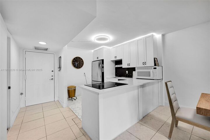 Property Photo:  400 Leslie Dr 605  FL 33009 