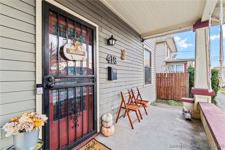 Property Photo:  418 E 13th Street  IN 47150 