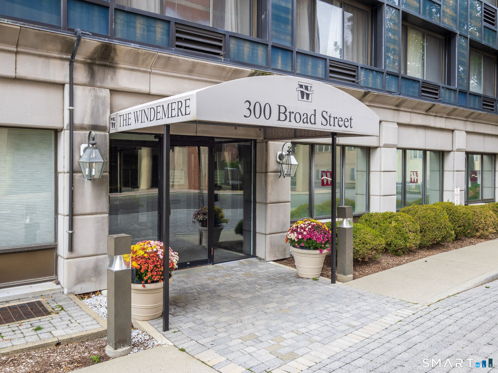 Property Photo:  300 Broad Street 107  CT 06902 