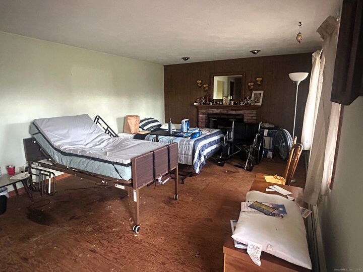 Property Photo: 661 Allen Avenue CT 06451