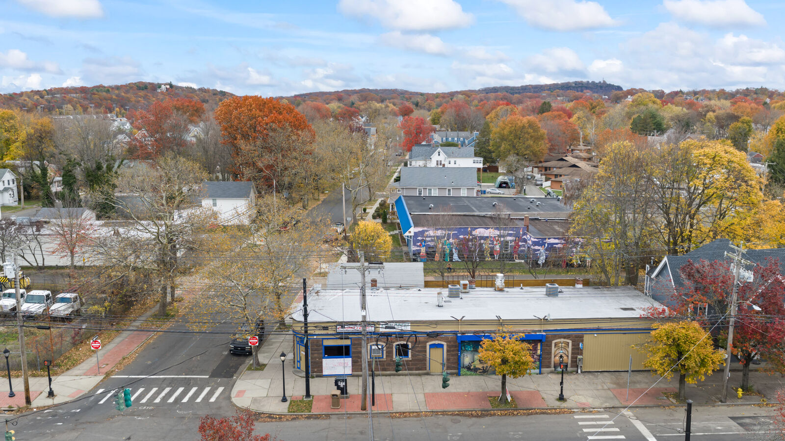 Property Photo:  811 Dixwell Avenue  CT 06511 