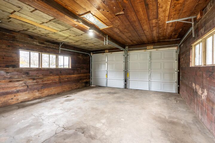 Property Photo: 8102 E Valleyway Ave WA 99212