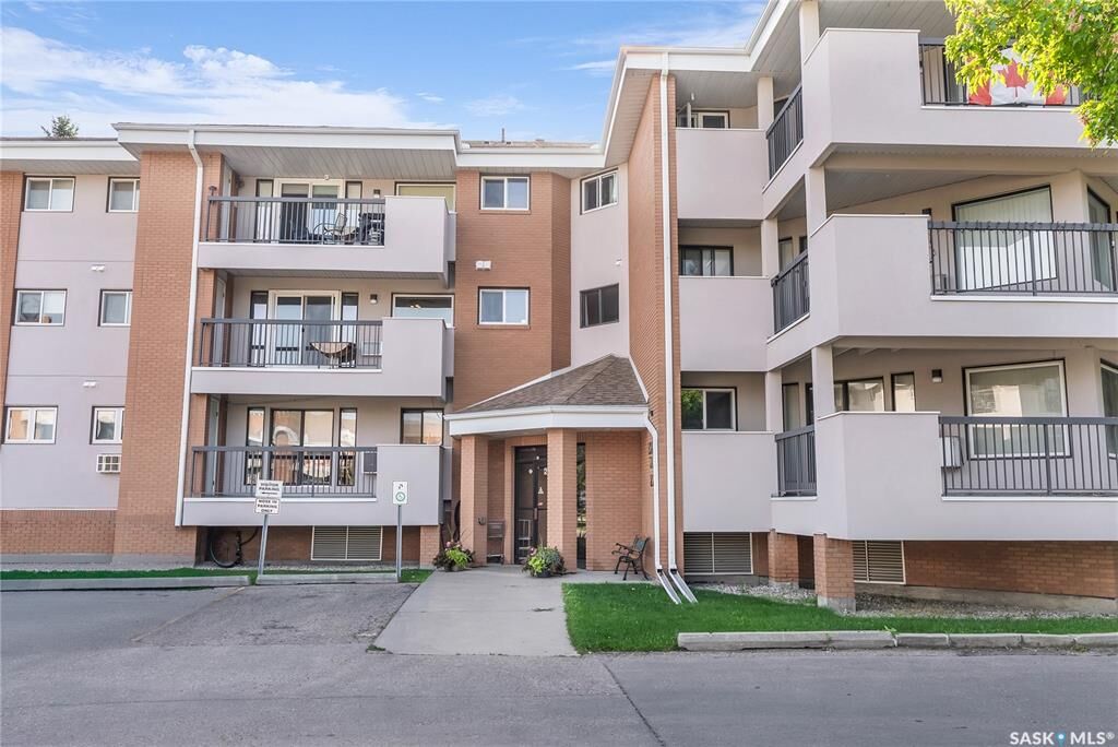 Property Photo:  209D Cree Place 233  SK S7K 7Z3 