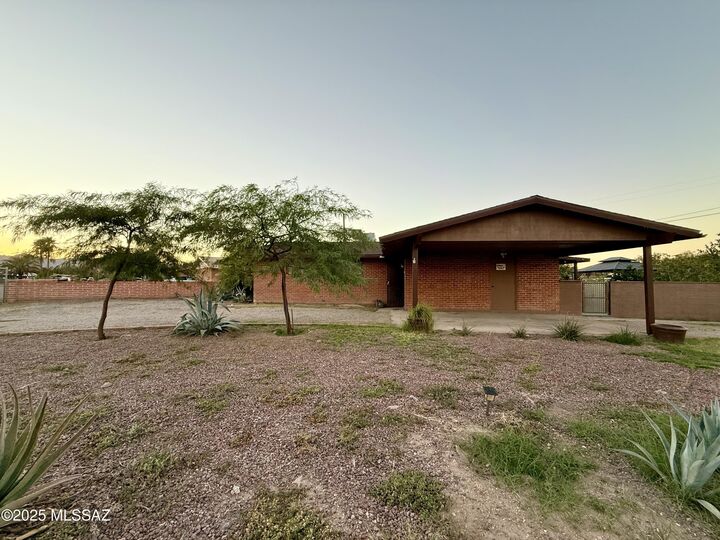 2441 N Jordan Drive  Tucson AZ 85745 photo