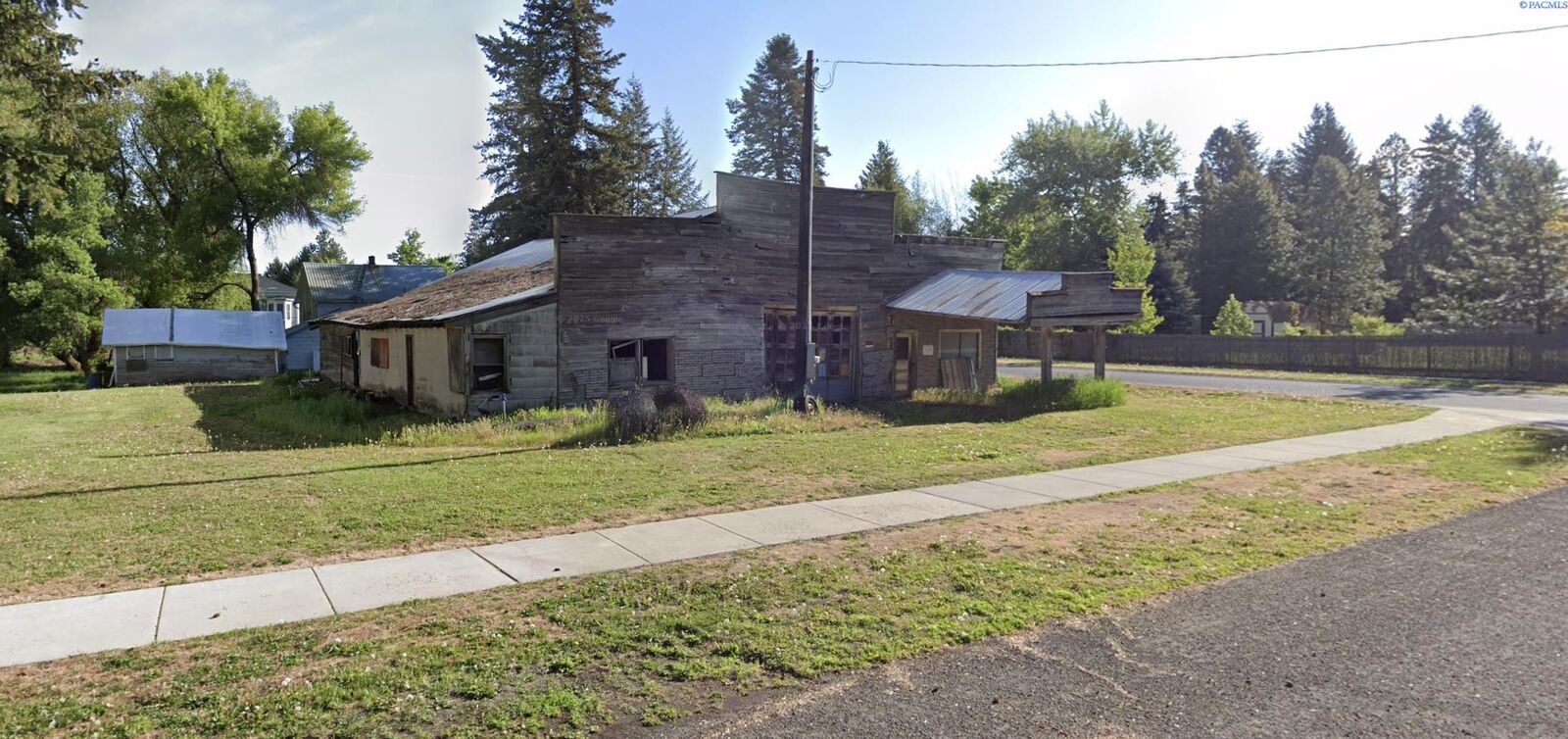 Property Photo:  205 Main Street  WA 99128 