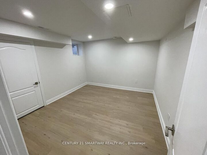 Photo de la propriété: 3224 Tacc Drive Bsmnt ON L5M 0H3