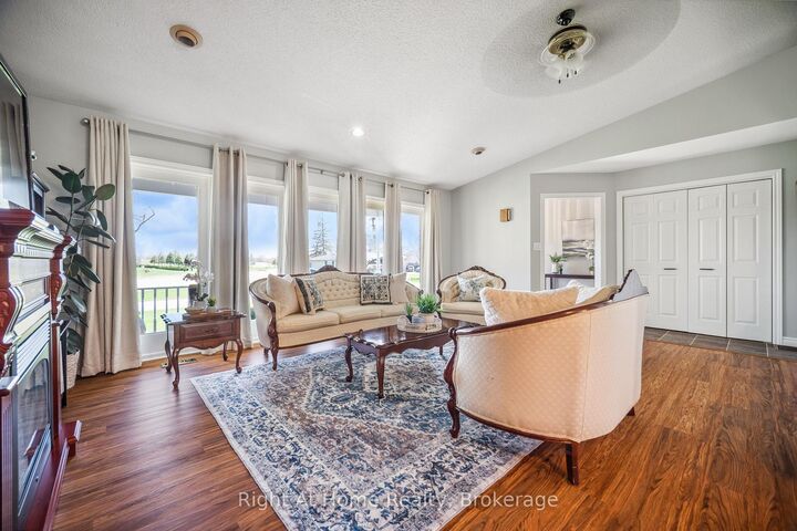 Property Photo:  664 Maple Street  ON N0G 1H0 