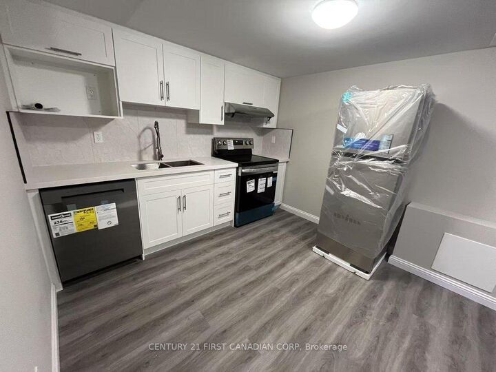 Property Photo:  711 Algoma Avenue Lower Unit  ON N5X 1W4 