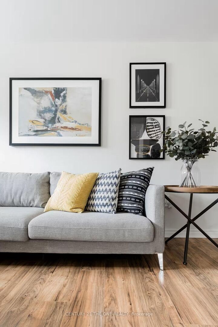 Property Photo:  75 Weldrick Road E 721  ON L4C 0H9 