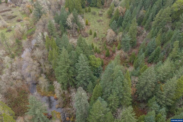 Property Photo: 9740 Upper Olalla Rd OR 97496