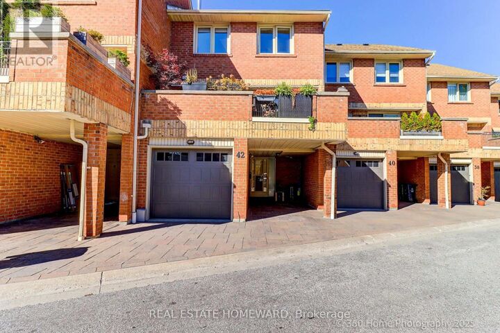 Property Photo:  42 Rodeo Pathway  ON M1N 4C9 