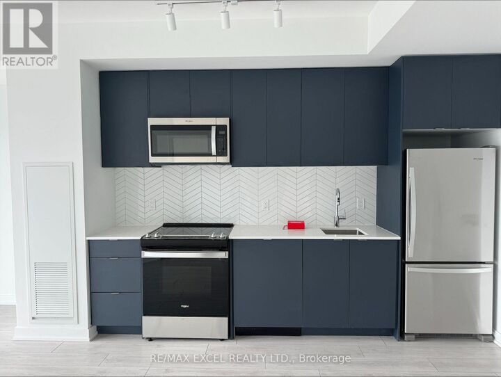 Property Photo: 1606 Charles Street 405 A ON L1N 0P1