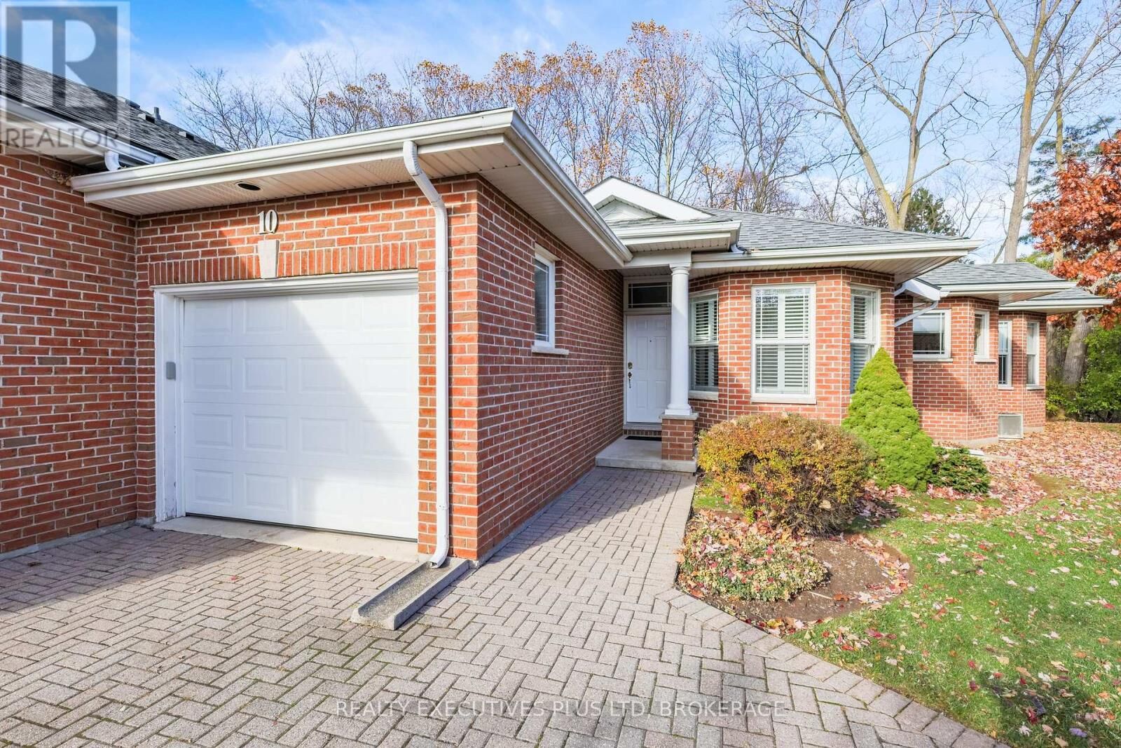 Property Photo:  3300 Montrose Road 10  ON L2H 3L9 