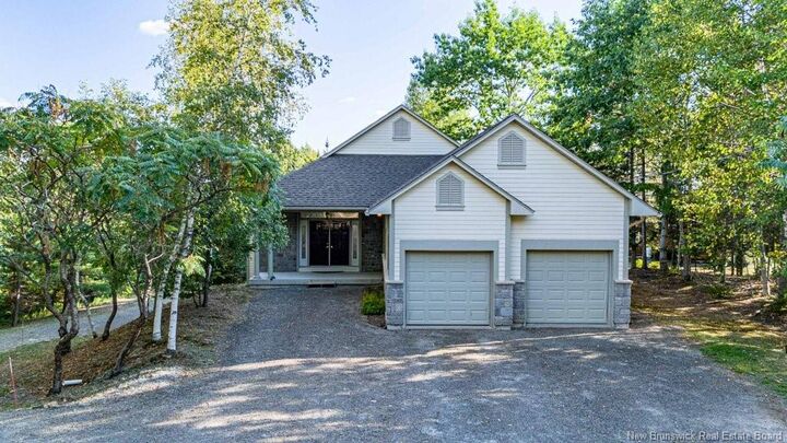 21 Hillsleigh Court  Douglas NB E3G 7Y9 photo