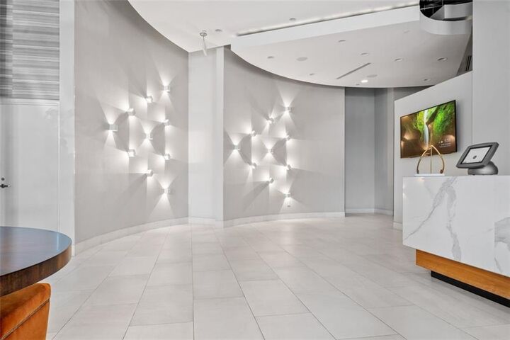 Property Photo:  250 Pharr Road NE 1814  GA 30305 