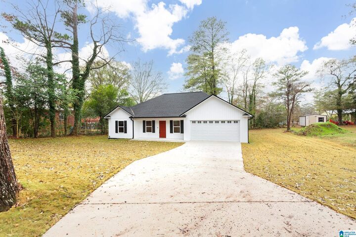 Property Photo: 606 7th Avenue AL 36265