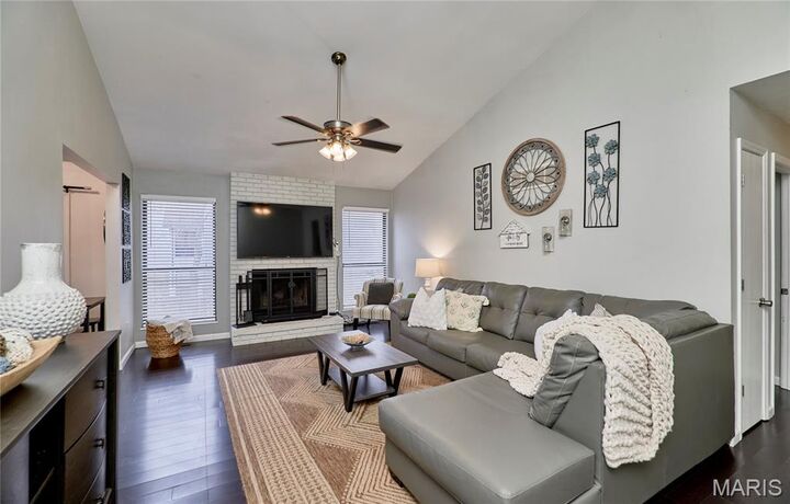 Property Photo:  204 Oakbriar Farm Drive  MO 63021 