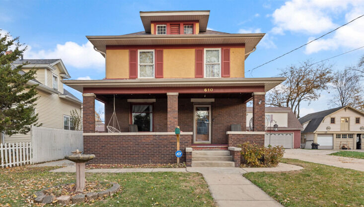 Property Photo: 610 Watson Street IL 60505