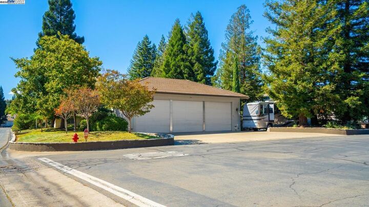 Property Photo:  3208 Bonanza Dr  CA 95682 