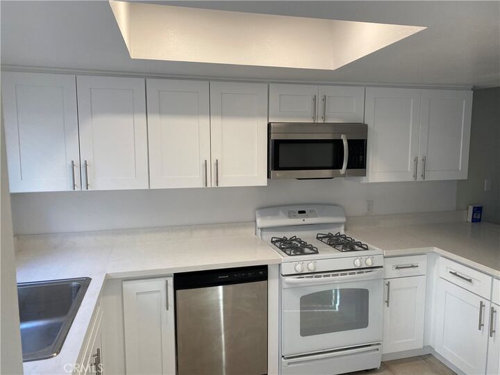 Property Photo:  622 N Howard Street 3  CA 91206 