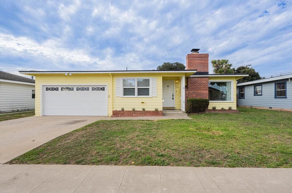 Property Photo:  1221 Parkside Street  CA 93906 