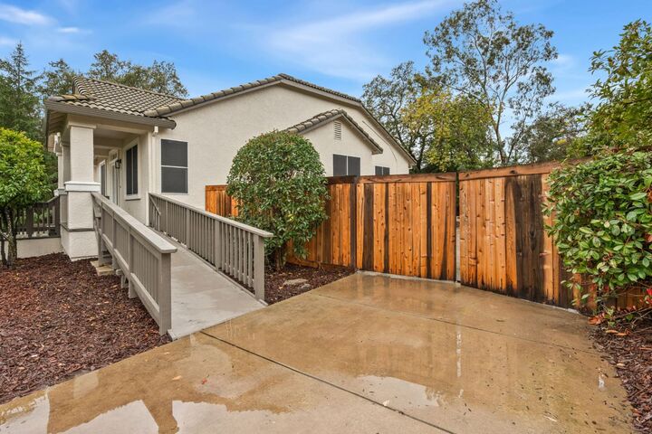 Property Photo: 3947 Heathrow Lane CA 95762