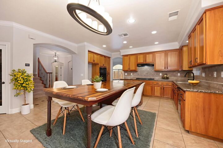 Property Photo:  640 Aliso Viejo Court  CA 95747 