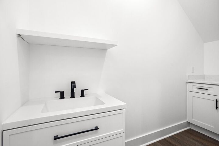 Property Photo:  2211 18th Ave N  TN 37208 