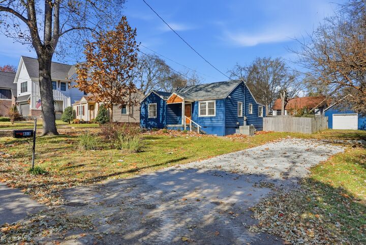 Property Photo:  813 Gwynn Dr  TN 37216 