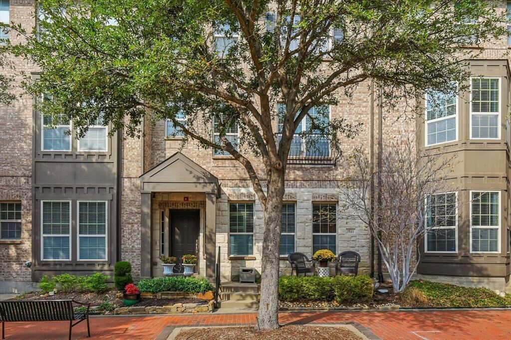 Property Photo:  3941 Asbury Lane  TX 75001 